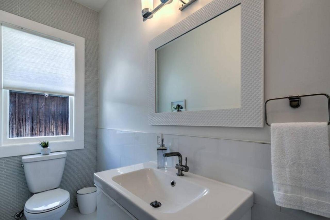 Miraculously Modern In A Vintage Shell Midtown Apartment Memphis Luaran gambar